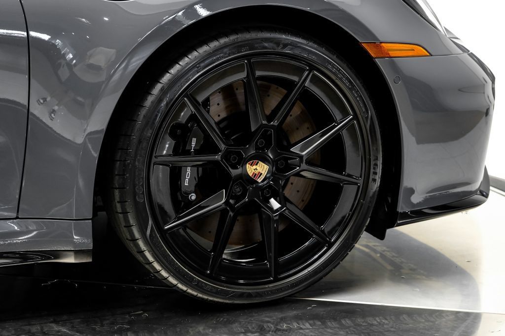 Used 2025 Porsche 911 Carrera S RWD image 39