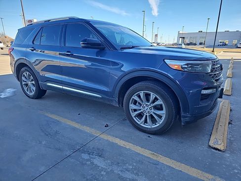 Used 2021 Ford Explorer Limited w/ Equipment Group 301A image 4