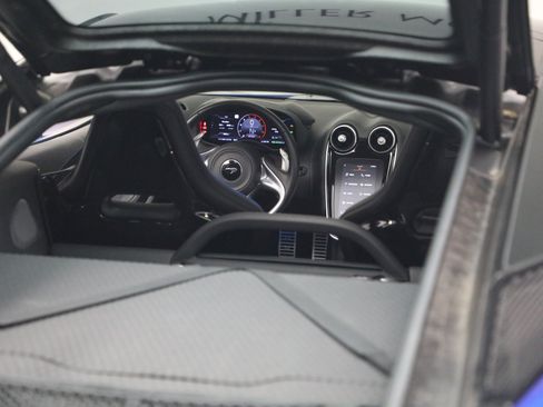 Used 2023 McLaren GT RWD image 38
