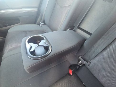 Used 2013 Dodge Avenger SE FWD image 14