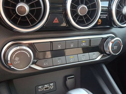 Used 2023 Nissan Sentra SV FWD image 17
