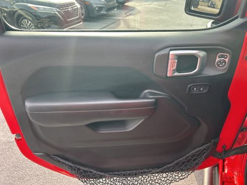 Used 2019 Jeep Wrangler Unlimited Sport S image 12