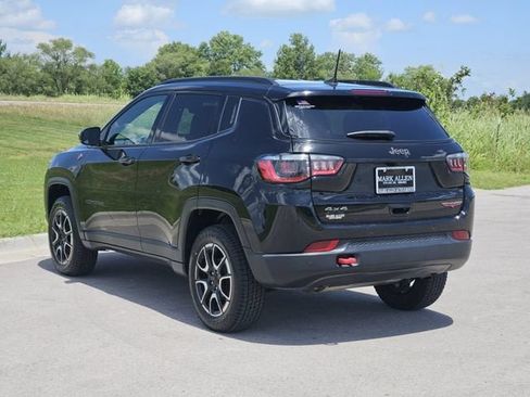 Used 2024 Jeep Compass Trailhawk AWD/4WD image 5
