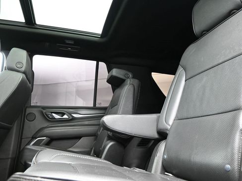 Used 2021 GMC Yukon Denali w/ Denali Premium Package image 18