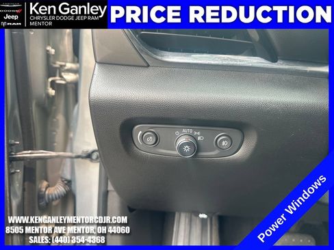 Used 2018 Chevrolet Traverse LT FWD image 14