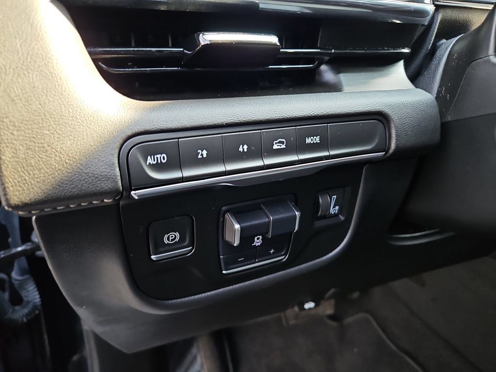 Used 2024 Cadillac Escalade Sport AWD/4WD image 27