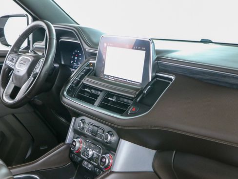 Used 2022 GMC Yukon XL SLT w/ SLT Premium Package RWD image 30