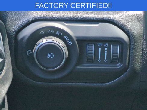 Used 2022 Jeep Wrangler Unlimited Sahara AWD/4WD image 16