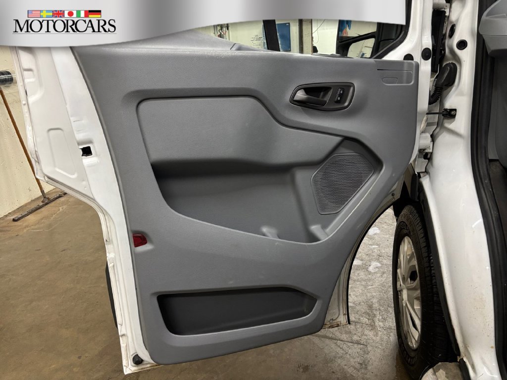 Used 2015 Ford Transit 250 130 Low Roof w/ Exterior Upgrade Package RWD image 11