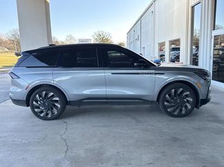 Used 2024 Lincoln Nautilus Reserve w/ Jet Appearance Package (87T) video 2