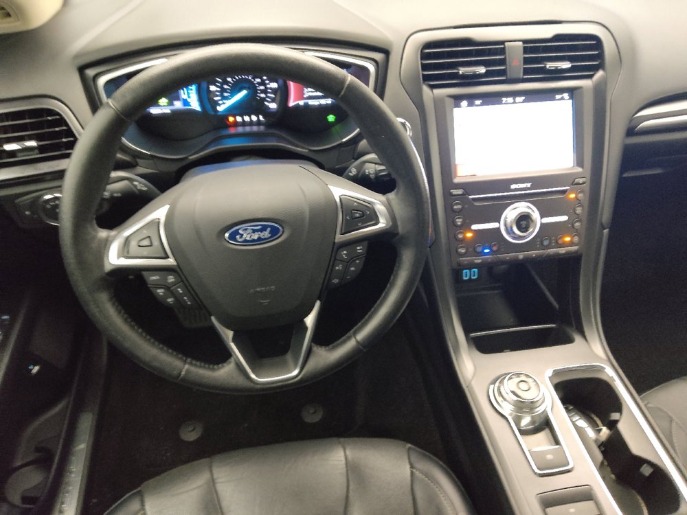 Used 2019 Ford Fusion Energi Titanium FWD image 22