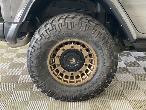 Used 2021 Jeep Wrangler Unlimited Rubicon w/ Xtreme Recon 35" Tire Package image 39