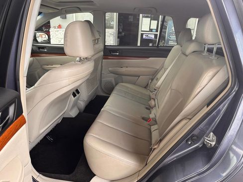 Used 2013 Subaru Outback 2.5i Limited AWD/4WD image 17
