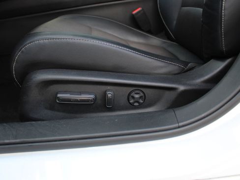 Used 2018 Honda Accord Sport image 12