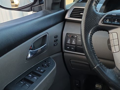 Used 2017 Honda Odyssey Touring Elite image 26