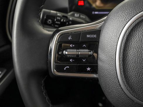 Used 2025 Kia Sorento EX image 29