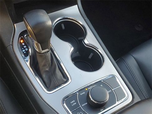 Used 2020 Jeep Grand Cherokee Limited image 30