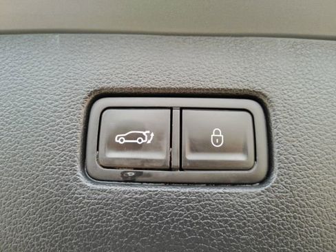 Used 2023 Genesis GV80 2.5T w/ Advanced Package image 33