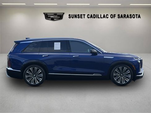 Certified 2026 Cadillac Vistiq Premium Luxury w/ LPO, Floor Liner Package AWD/4WD image 8