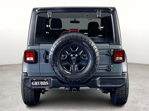 Used 2025 Jeep Wrangler Sport image 6