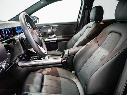 Used 2025 Mercedes-Benz GLA 250 image 16