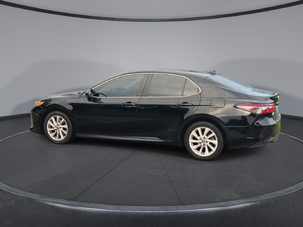 Used 2022 Toyota Camry LE FWD image 6