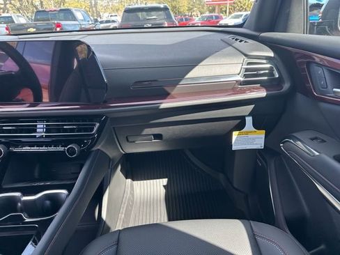 New 2026 Chevrolet Traverse Z71 w/ Enhanced Driving Package image 4