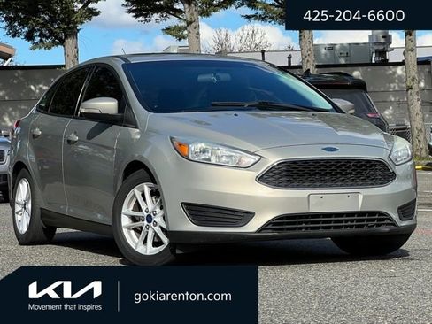 Used 2015 Ford Focus SE image 1