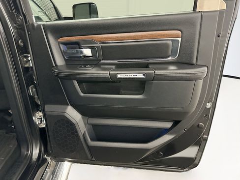 Used 2015 RAM 1500 Laramie w/ Convenience Group image 32