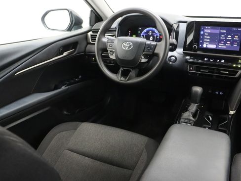 Used 2025 Toyota Camry LE FWD image 30