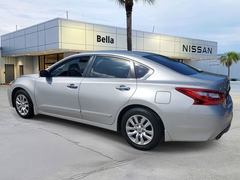 Used 2016 Nissan Altima 2.5 S w/ Power Driver Seat Package FWD image 3