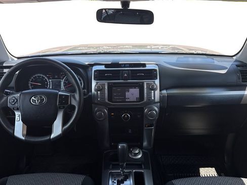 Used 2017 Toyota 4Runner SR5 AWD/4WD image 28