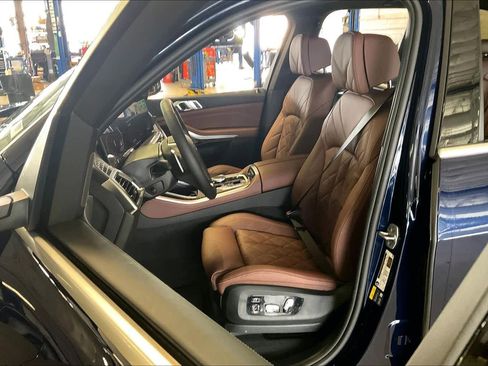 New 2026 BMW X5 xDrive50e image 9