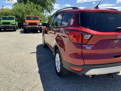 Used 2019 Ford Escape SEL AWD/4WD image 12