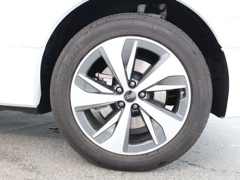 Used 2024 Audi Q8 e-tron Premium Plus w/ Premium Plus Package image 9