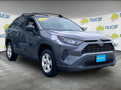 Used 2021 Toyota RAV4 LE image 1