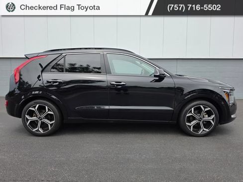 Used 2023 Kia Niro SX Touring FWD image 9