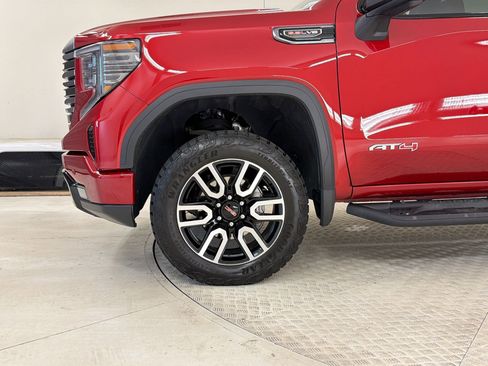 Used 2024 GMC Sierra 1500 AT4 w/ Technology Package AWD/4WD image 12