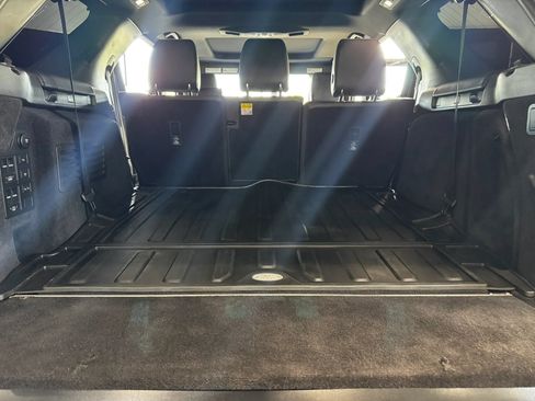 Used 2018 Land Rover Discovery HSE Luxury AWD/4WD image 27