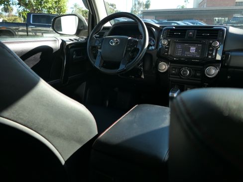 Used 2017 Toyota 4Runner SR5 image 24