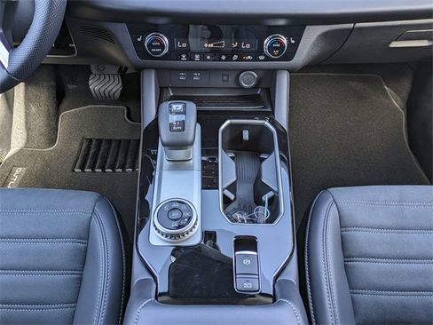 New 2025 Mitsubishi Outlander SE image 20