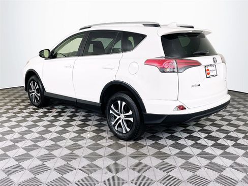 Used 2016 Toyota RAV4 LE AWD/4WD image 6