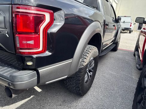 Used 2017 Ford F150 Raptor w/ Equipment Group 802A Luxury AWD/4WD image 7