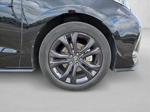 Used 2023 Toyota Sienna XSE image 24