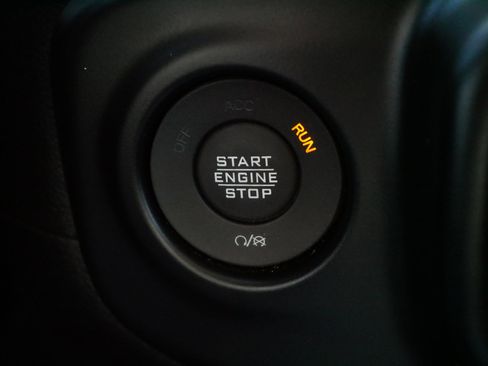 Used 2022 Jeep Wrangler Unlimited Sport image 28