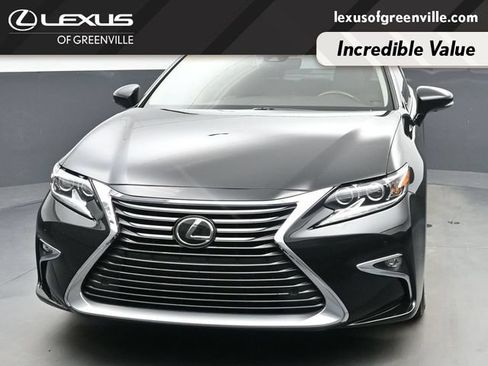 Used 2017 Lexus ES 350 w/ Luxury Package FWD image 3