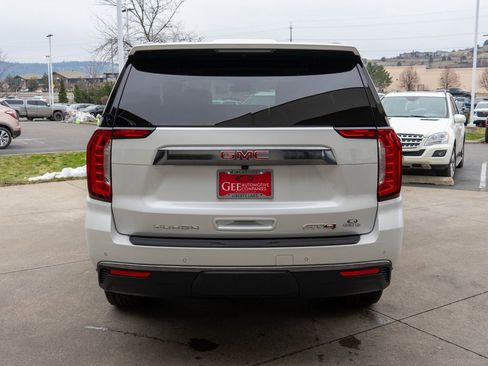 Used 2023 GMC Yukon AT4 w/ AT4 Premium Package image 6