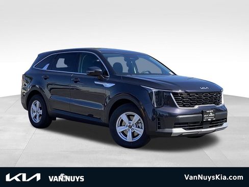 New 2026 Kia Sorento LX FWD image 1