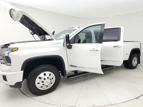 Certified 2025 Chevrolet Silverado 3500 High Country w/ High Country Premium Package AWD/4WD image 10