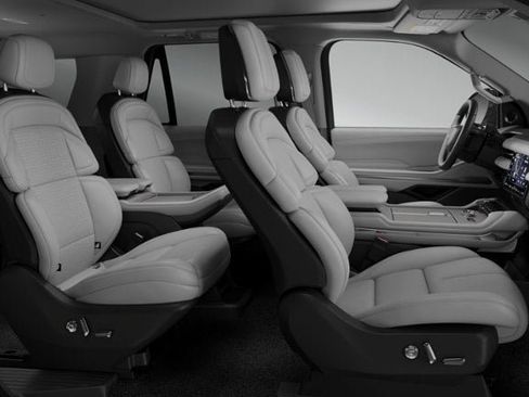 New 2026 Lincoln Navigator Reserve AWD/4WD image 5